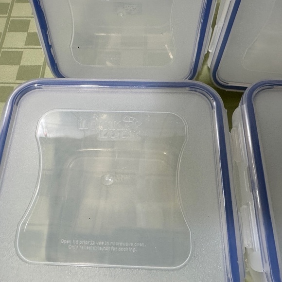 4 Lock n Lock containers - Picture 3 of 6